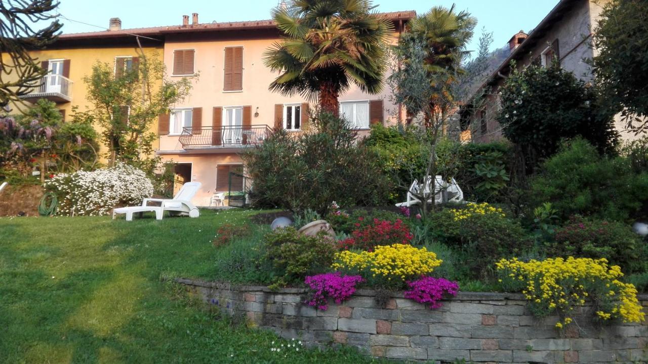 Giardino Lägenhet Porto Valtravaglia Exteriör bild